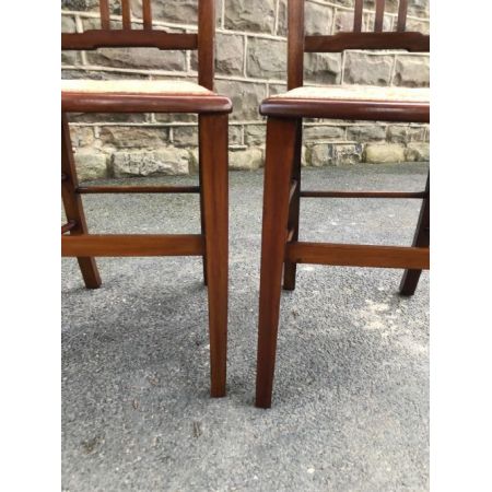 Paar antike Mahagoni-Dielenstühle