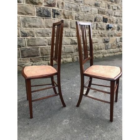 Paar antike Mahagoni-Dielenstühle