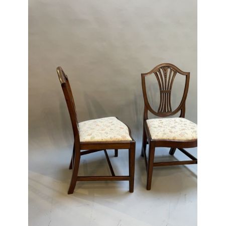 Paar georgianische Beistellstühle