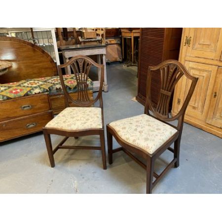 Paar georgianische Beistellstühle