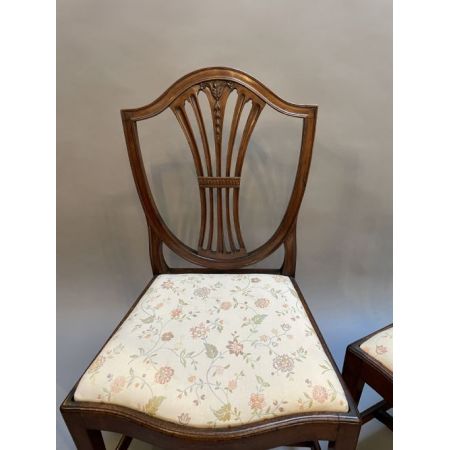 Paar georgianische Beistellstühle