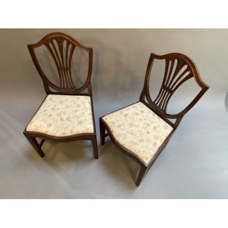 Paar georgianische Beistellstühle