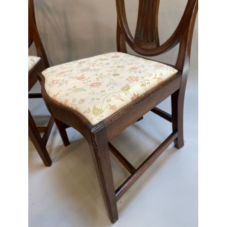 Paar georgianische Beistellstühle