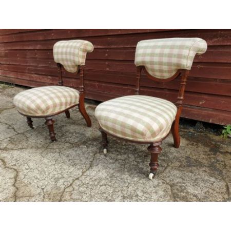 Paar spätviktorianische Krankenpflegestühle