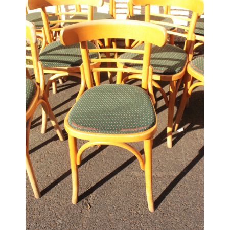 Satz von 10 Bugholzstühlen