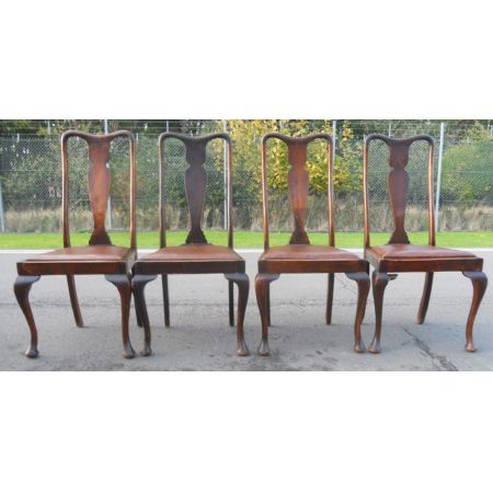 Satz von vier Esszimmerstühlen aus Buche