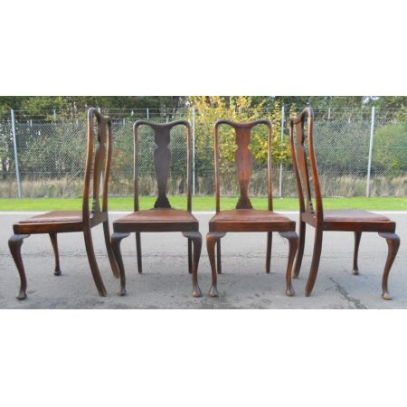 Satz von vier Esszimmerstühlen aus Buche