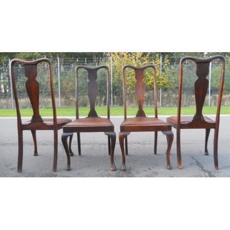 Satz von vier Esszimmerstühlen aus Buche