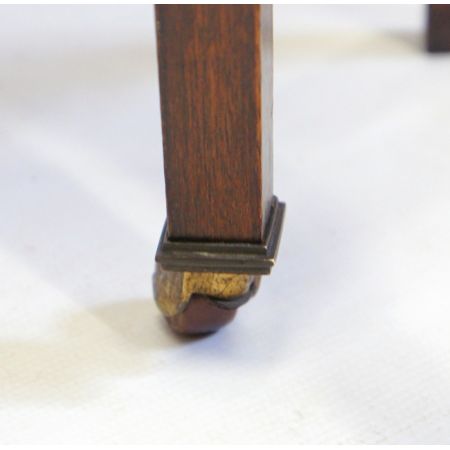 Hübscher ausklappbarer Tisch aus Mahagoni