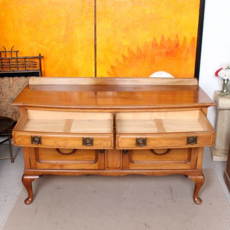 Edwardianisches Kunst & Handwerk Walnuss Sideboard
