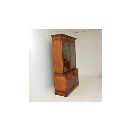 Antiker Bücherschrank l aus Nussbaumholz