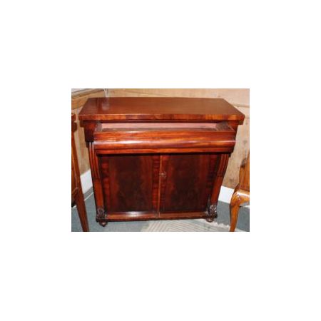 Viktorianisches Sideboard  aus massivem Mahagoni