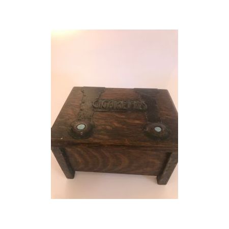 Antike arts and crafts Zigarettenschatulle aus Eichenholz