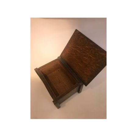 Antike arts and crafts Zigarettenschatulle aus Eichenholz