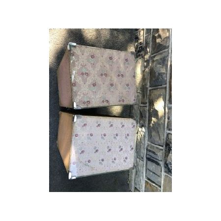 Paar gewebte Nachttische im Lloyd-Loom-Stil