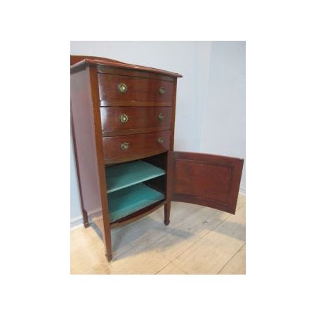 Antiker Mahagoni Schrank / bow front cabinet im Edwardian Stil
