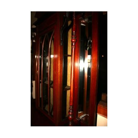 Massive Mahagoni Vitrine mit Intarsien im Edwardian Stil