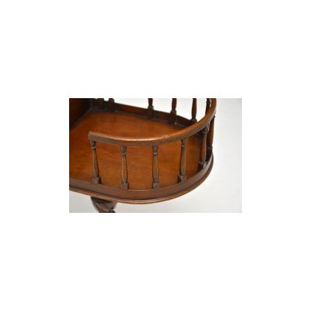 Antiker Beistelltisch aus Massivem Mahagoni im Chippendale-Stil