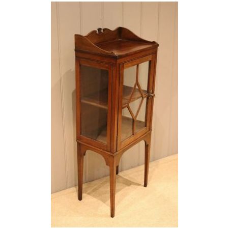 Verglaste Mahagoni Vitrine im Edwardian Stil