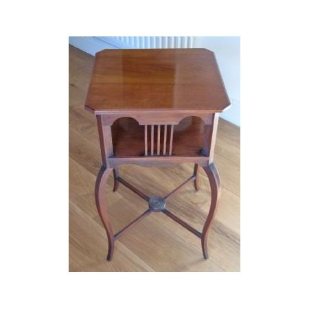 Antiker Massivholz Beistelltisch aus Mahagoni