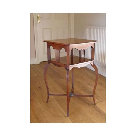 Antiker Massivholz Beistelltisch aus Mahagoni