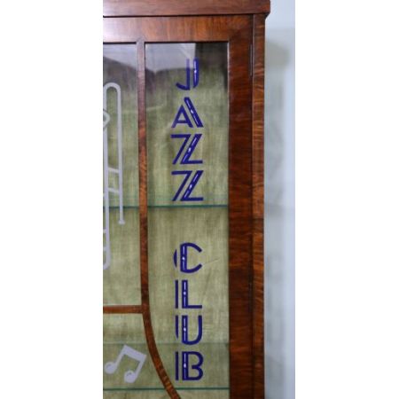 Antike Nussbaumvitrine aus den 1930er Jahren