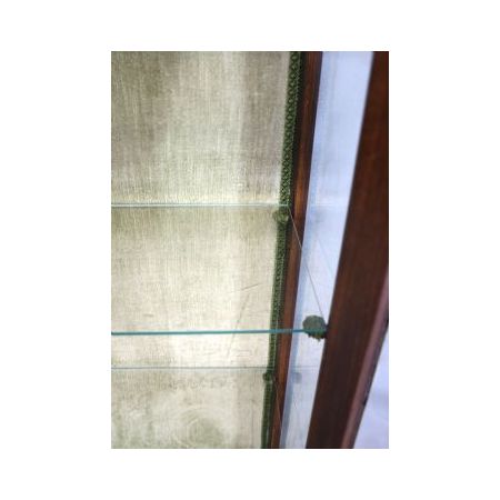 Antike Nussbaumvitrine aus den 1930er Jahren