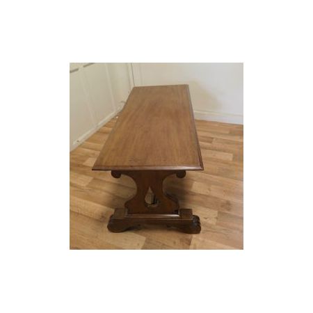 Couchtisch / Coffee Table aus Nussbaumholz