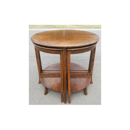 runder Couchtisch / coffee table mit vier kleinen Tischen