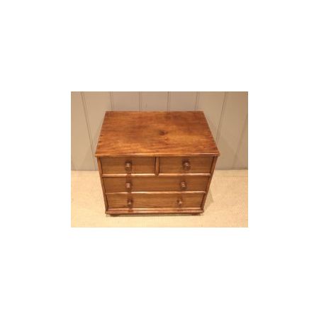 Antike Kommode aus Obstholz