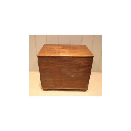 Antike Kommode aus Obstholz