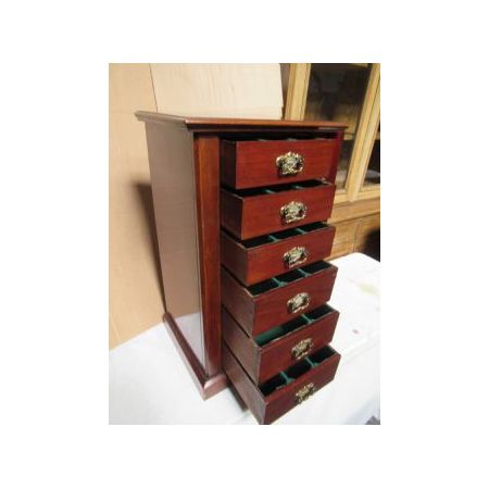 Antike spätviktorianische Wellington Kommode