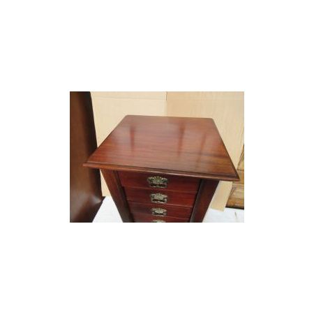 Antike spätviktorianische Wellington Kommode