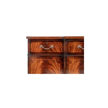 Mahagoni Breakfront Sideboard im Regency Stil