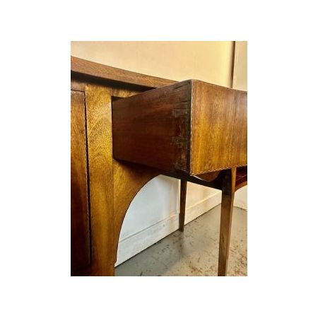 Mahagoni Serpentine Front Sideboard im Georgianischen Stil