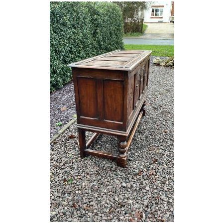 Antike Truhe aus Eichenholz