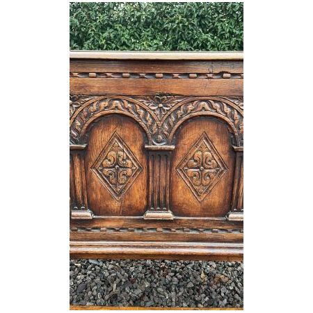 Antike Truhe aus Eichenholz