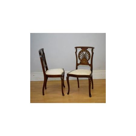 Ein Paar Antike Stühle im viktorianischen Stil mit Intarsien