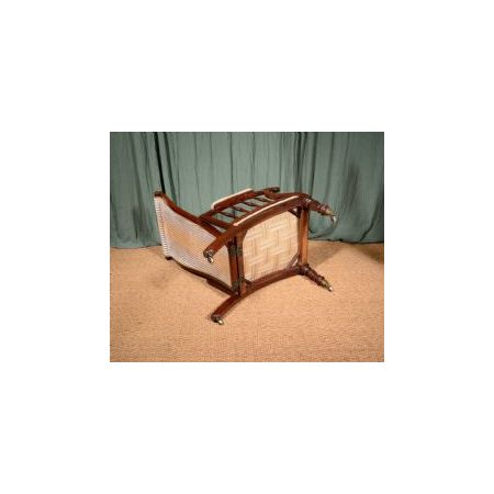 Antiker viktorianischer Armlehnstuhl aus der Viktorianischen Epoche aus Massivholz