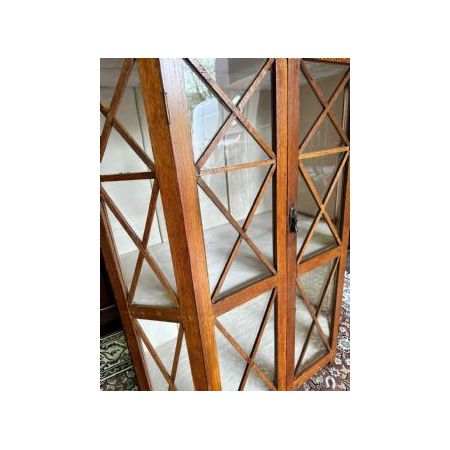 Stilvoller Vintage Vitrinenschrank aus Eichenholz