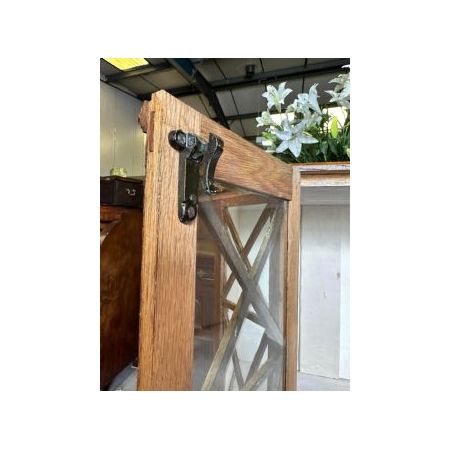 Stilvoller Vintage Vitrinenschrank aus Eichenholz