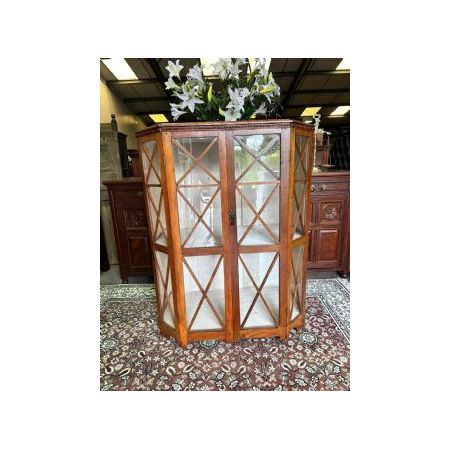 Stilvoller Vintage Vitrinenschrank aus Eichenholz