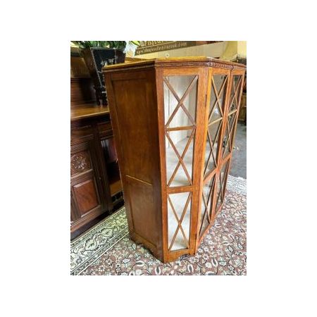 Stilvoller Vintage Vitrinenschrank aus Eichenholz