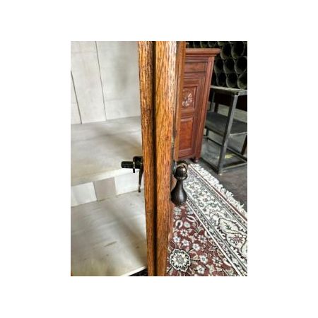 Stilvoller Vintage Vitrinenschrank aus Eichenholz