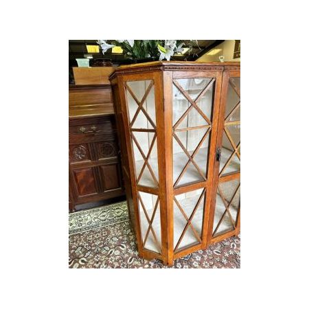 Stilvoller Vintage Vitrinenschrank aus Eichenholz