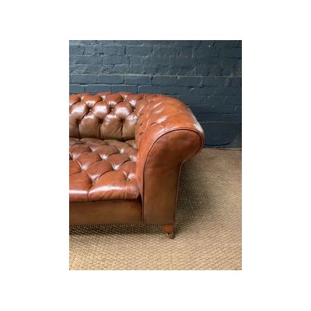 a very attractive victorian leather chesterfield circa 1880-1895 Viktorianisches Chesterfieldsofa aus Leder