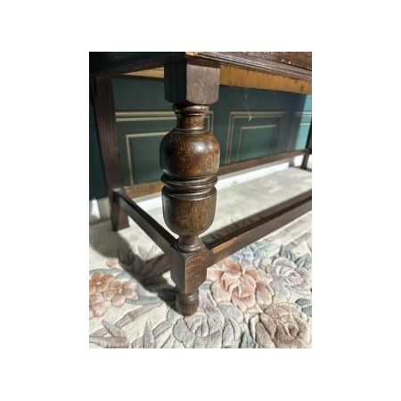 antikes Eichen-Sideboard mit zwei Schubladen über zwei Türen