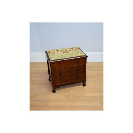 Antiker einzigartiger Arts and Crafts Klavierhocker, Klavierstuhl / piano stool aus Mahagoni