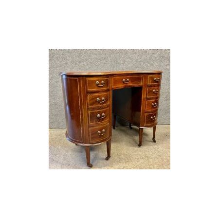 Exquisiter Edwardianischer Damenschreibpult in Nierenform /  ladies inlaid kidney shaped desk