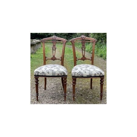 Ein Paar Antike Edwardianische Esszimmerstühle / dining chairs aus Nussbaumholz